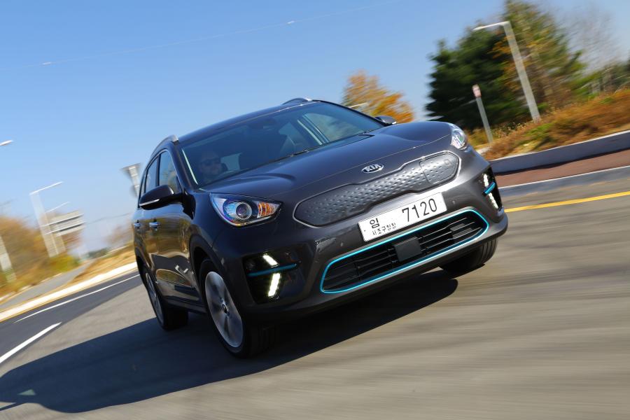  Kia e-Niro 2019 года  (UK) (фото 27 из 40)